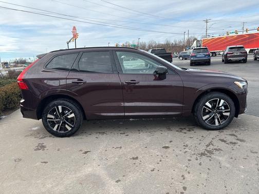 2026 Volvo XC60 B5 Plus