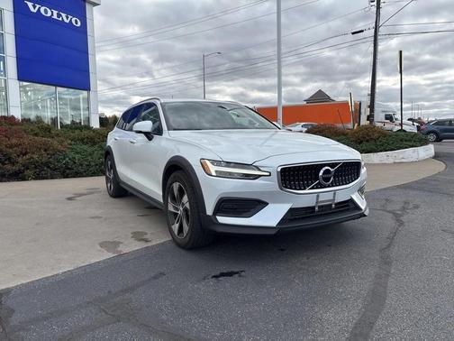 2020 Volvo V60 Cross Country T5