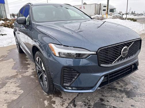 2026 Volvo XC60 B5 Plus