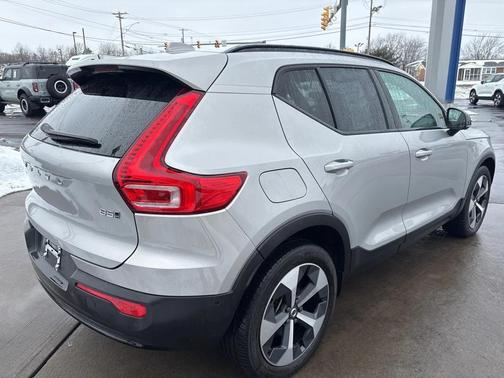 2023 Volvo XC40 B5 Plus Dark Theme