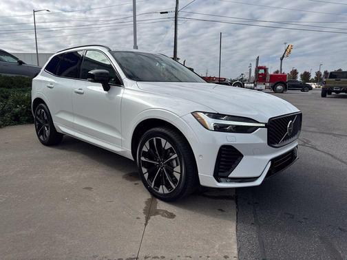 Crystal White 2027 Volvo XC60 Plus
