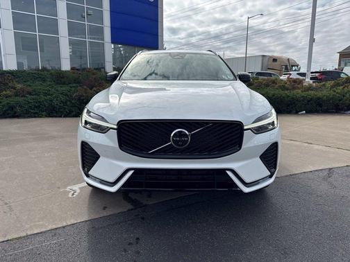 Crystal White 2027 Volvo XC60 Plus