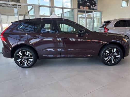 Mulberry Metallic 2026 Volvo XC60 B5 Plus
