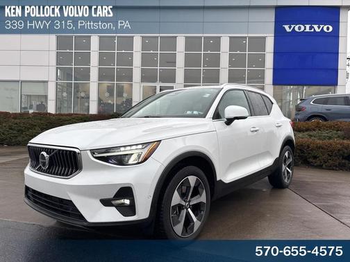 2024 Volvo XC40 B5 Plus Bright Theme