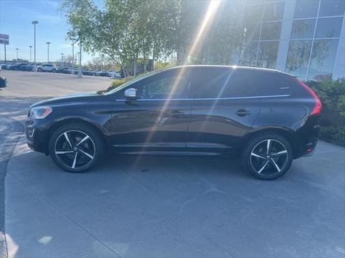 2016 Volvo XC60 T6 Drive-E R-Design Platinum