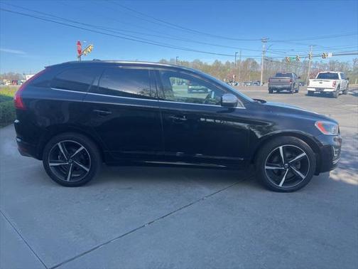 2016 Volvo XC60 T6 Drive-E R-Design Platinum