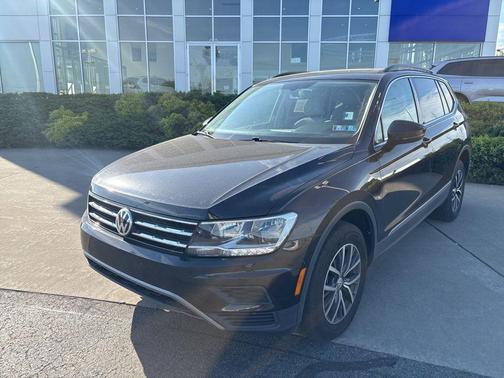 Deep Black 2020 Volkswagen Tiguan 2.0T SE