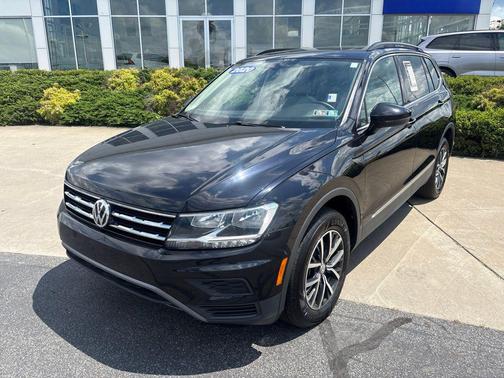 Deep Black 2020 Volkswagen Tiguan 2.0T SE