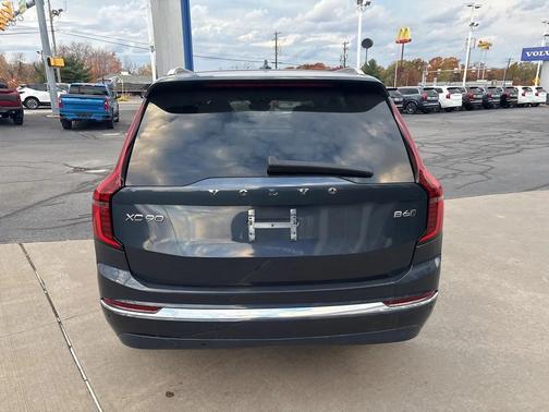 2025 Volvo XC90 B6 Plus 7-Seater