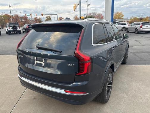 2025 Volvo XC90 B6 Plus 7-Seater