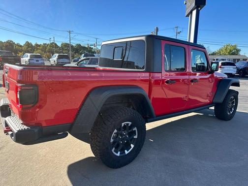 Firecracker Red Clearcoat (DISC) 2026 Jeep Gladiator Rubicon