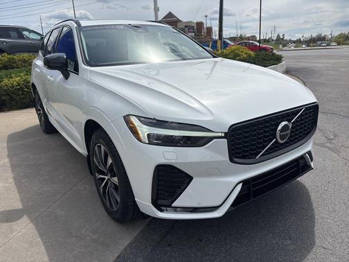 Crystal White Metallic 2024 Volvo XC60 B5 Core Dark Theme