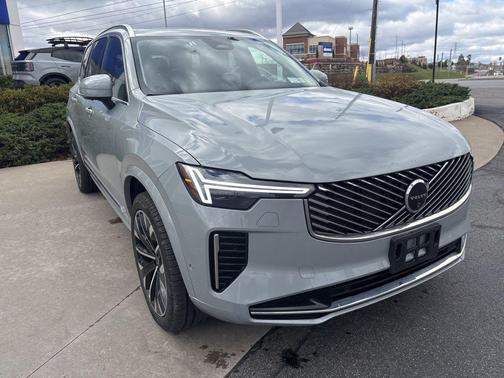 Vapour Grey Metallic 2025 Volvo XC90 B6 Plus 7-Seater