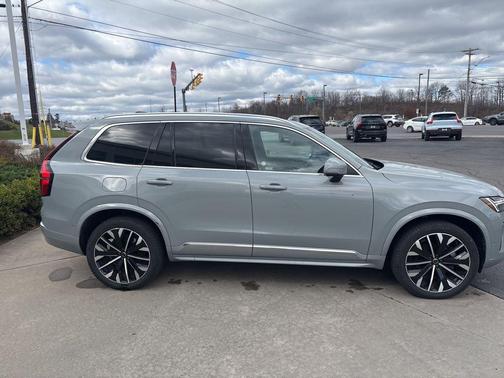 Vapour Grey Metallic 2025 Volvo XC90 B6 Plus 7-Seater