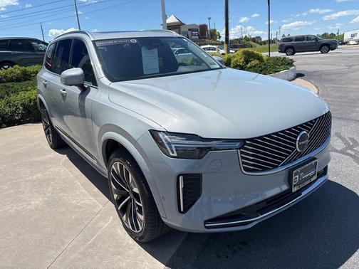 Vapour Grey Metallic 2025 Volvo XC90 B6 Plus 7-Seater