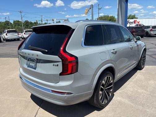Vapour Grey Metallic 2025 Volvo XC90 B6 Plus 7-Seater