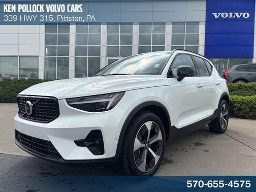 2026 Volvo XC40 Plus, B5 AWD Gas (mild hybrid), Dark