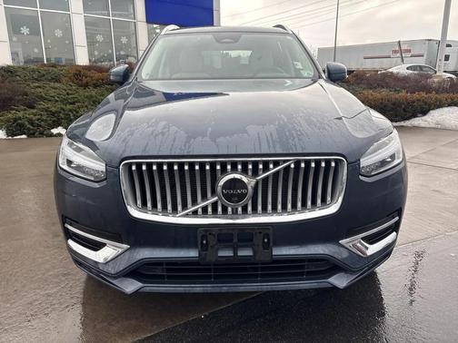 2023 Volvo XC90 B6 Plus 7-Seater