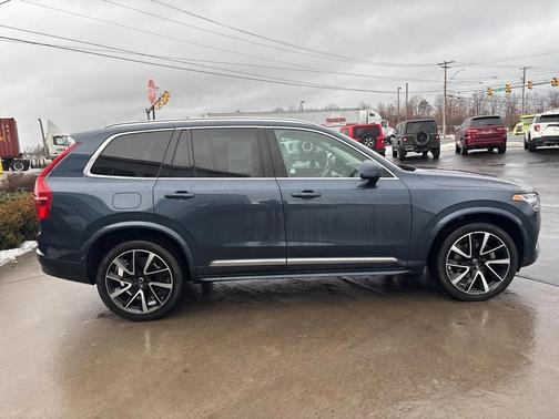 2023 Volvo XC90 B6 Plus 7-Seater