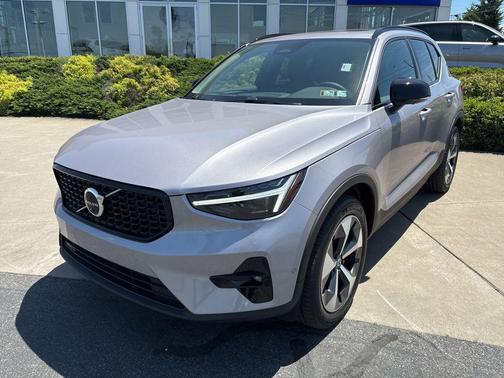 Aurora Silver 2026 Volvo XC40 Plus, B5 AWD Gas (mild hybrid), Dark