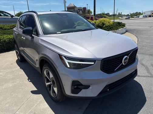 Aurora Silver 2026 Volvo XC40 Plus, B5 AWD Gas (mild hybrid), Dark