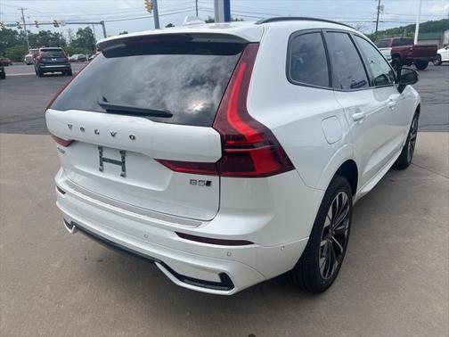 2026 Volvo XC60 B5 Plus