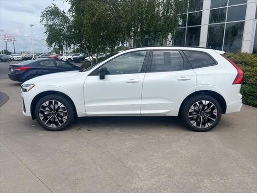 2026 Volvo XC60 B5 Plus