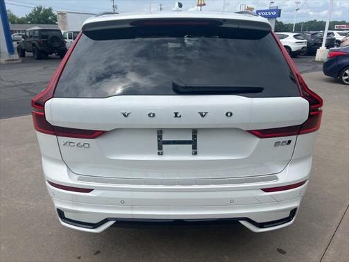 2026 Volvo XC60 B5 Plus