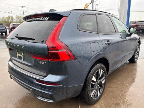 Denim Blue Metallic 2026 Volvo XC60 B5 Plus