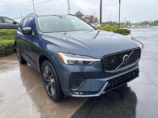 Denim Blue Metallic 2026 Volvo XC60 B5 Plus