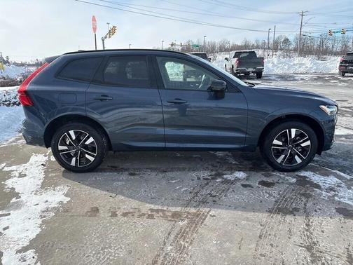 2026 Volvo XC60 B5 Plus