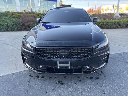 2024 Volvo S60 B5 Plus Black Edition