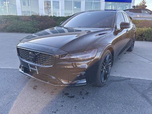 2024 Volvo S60 B5 Plus Black Edition