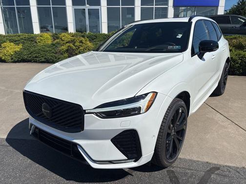 Crystal White Metallic 2026 Volvo XC60 B5 Ultra Black Edition