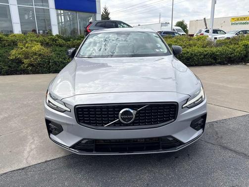 Silver Dawn Metallic 2023 Volvo S60 B5 Plus Dark Theme