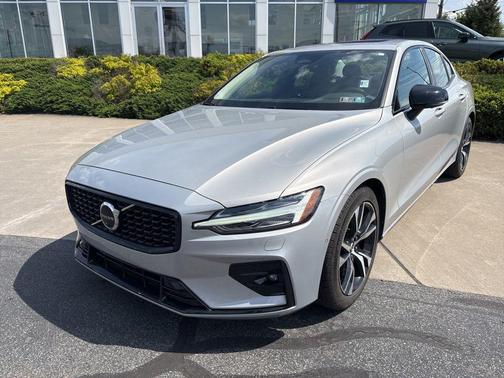 Silver Dawn Metallic 2023 Volvo S60 B5 Plus Dark Theme