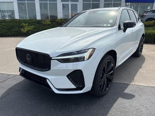 Crystal White Metallic 2026 Volvo XC60 Plug-In Hybrid Black Edition Ultra, T8 AWD Electric/Gasoline, Dark