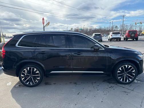 2025 Volvo XC90 B6 Plus 7-Seater