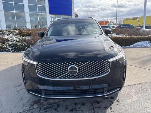 2025 Volvo XC90 B6 Plus 7-Seater