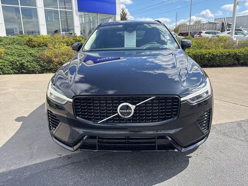 Onyx Black Metallic 2024 Volvo XC60 Recharge Plug-In Hybrid T8 Ultimate Dark Theme
