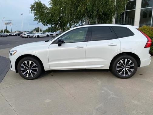 2024 Volvo XC60 B5 Plus Dark Theme
