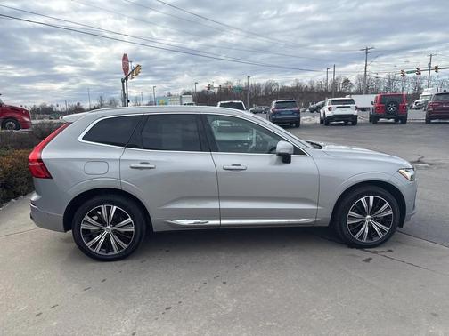 2023 Volvo XC60 B5 Plus Bright Theme