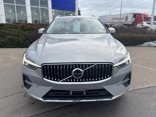 2023 Volvo XC60 B5 Plus Bright Theme