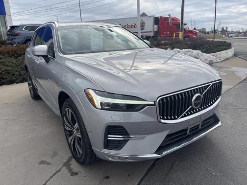 2023 Volvo XC60 B5 Plus Bright Theme