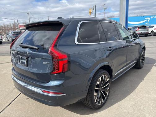 2025 Volvo XC90 B5 Plus 7-Seater