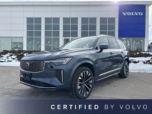 2025 Volvo XC90 B5 Plus 7-Seater