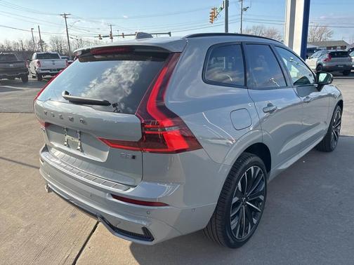 2026 Volvo XC60 B5 Ultra