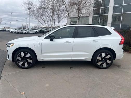 2025 Volvo XC60 Plug-In Hybrid T8 Plus