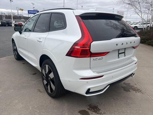 2025 Volvo XC60 Plug-In Hybrid T8 Plus