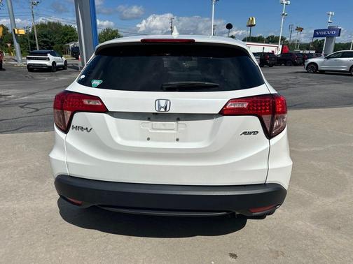 White Orchid 2017 Honda HR-V EX
